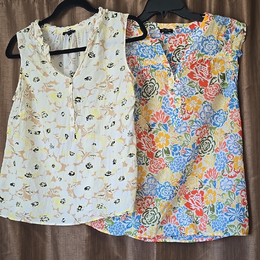 Talbots White Cream Sleeveless Buttoned Blouse